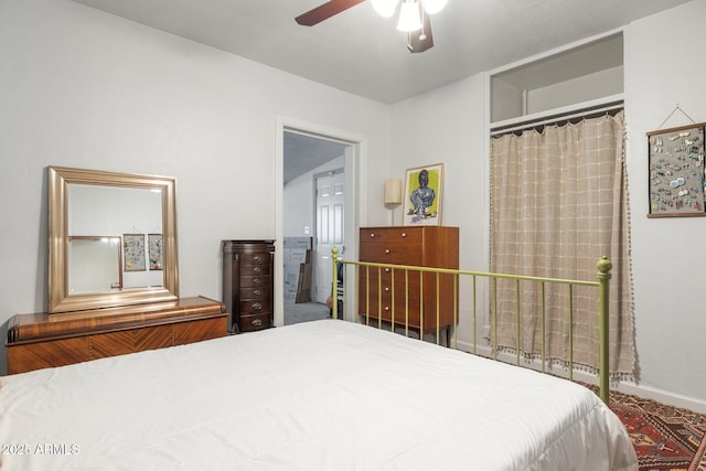 bedroom with ceiling fan