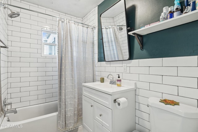 full bathroom featuring tasteful backsplash, shower / bath combo with shower curtain, vanity, and toilet