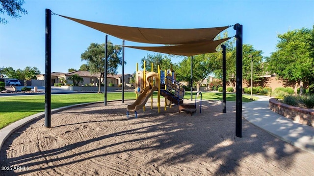 6917 E Ingram Cir, Mesa, AZ 85207 - community play area with a yard