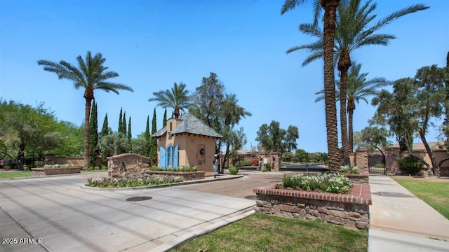6917 E Ingram Cir, Mesa, AZ 85207 - surrounding community with a gate