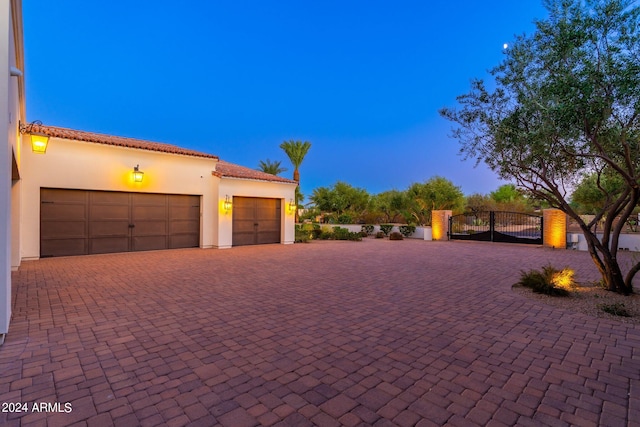 view of front facade with a garage