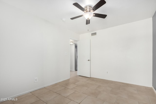 empty room with ceiling fan