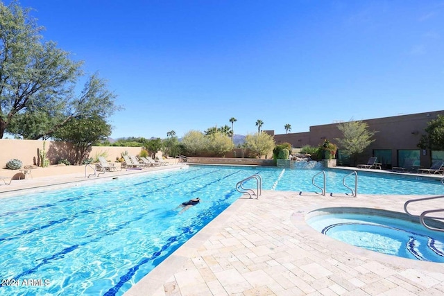 18649 E Mcdowell Mountain Dr, Rio Verde, AZ 85263 - pool with a hot tub, a patio, and fence