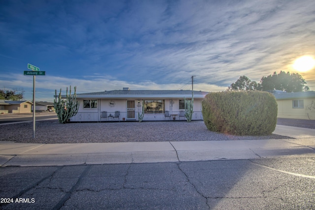 view of front of property featuring a porch