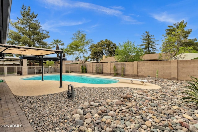 4840 E Sunnyside Dr, Scottsdale, AZ 85254 - view of pool featuring a patio area, a fenced backyard, and a fenced in pool