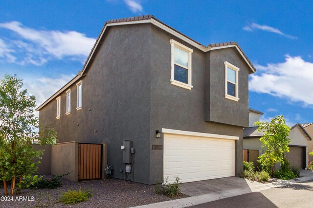 view of front of house featuring a garage