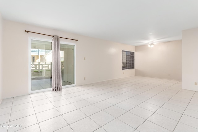 empty room featuring light tile patterned flooring