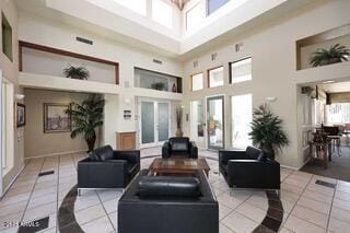11375 E Sahuaro Dr Unit 2064, Scottsdale, AZ 85259 - lobby with a high ceiling