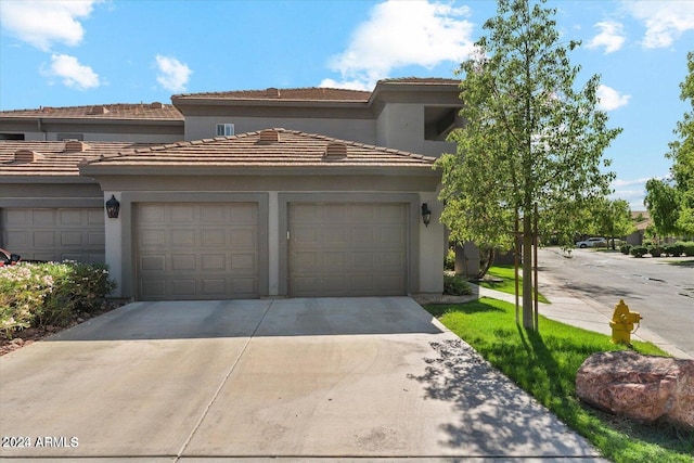 view of front facade with a garage