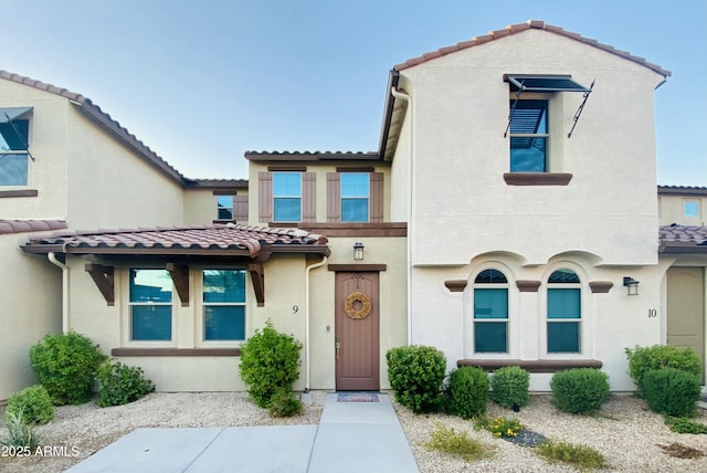 view of mediterranean / spanish-style home