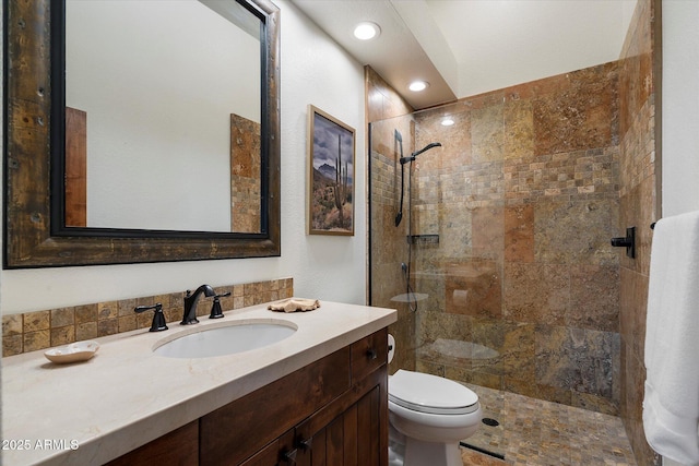 7272 E Gainey Ranch Rd Unit 29, Scottsdale, AZ 85258 - full bath with toilet, a walk in shower, vanity, and recessed lighting