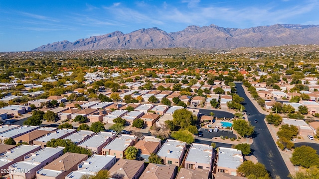 bird's eye view with a mountain view