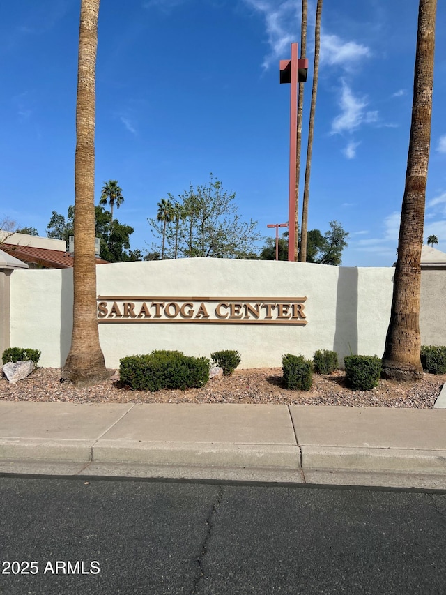 view of community / neighborhood sign