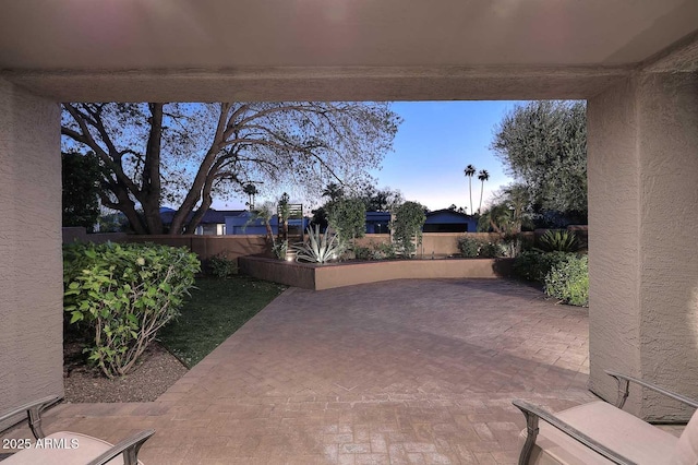 7596 N Via De La Siesta, Scottsdale, AZ 85258 - fenced backyard featuring a patio