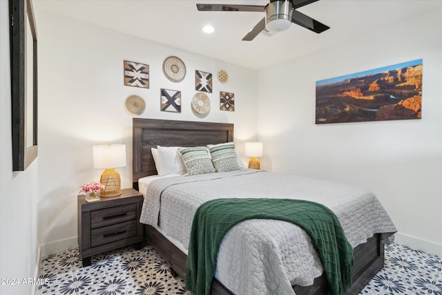 bedroom featuring ceiling fan