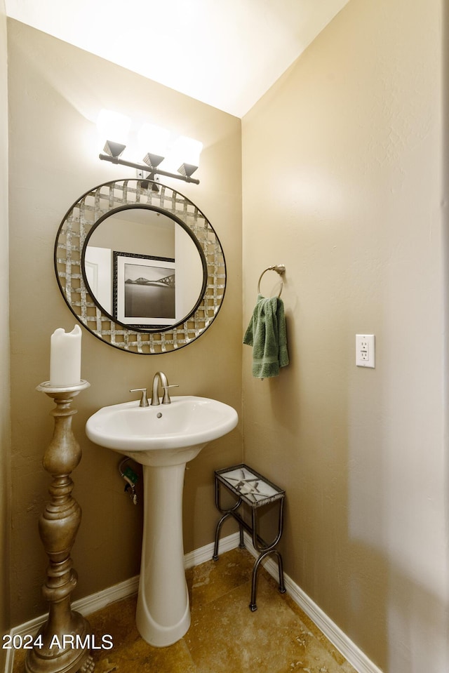 bathroom featuring sink