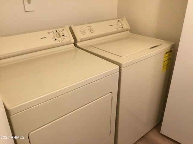 1827 E Carla Vista Dr, Gilbert, AZ 85295 - laundry room with washing machine and clothes dryer