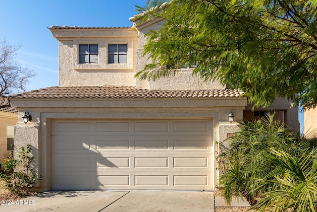 view of front facade with a garage