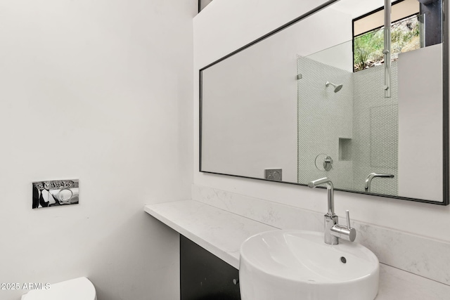 4925 E Red Rock Dr Unit 43, Phoenix, AZ 85018 - bathroom featuring vanity and a shower
