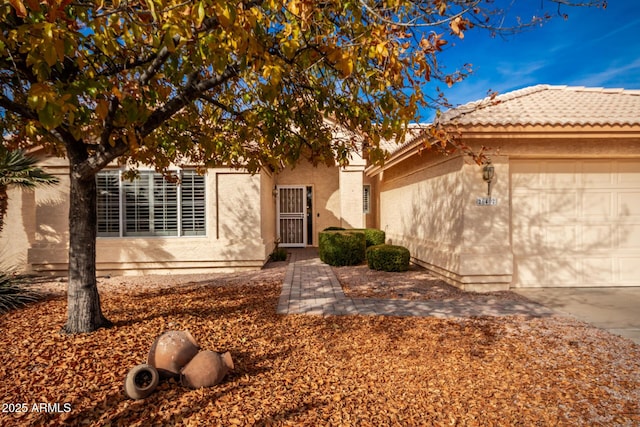 view of front facade with a garage