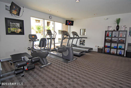 workout area with carpet