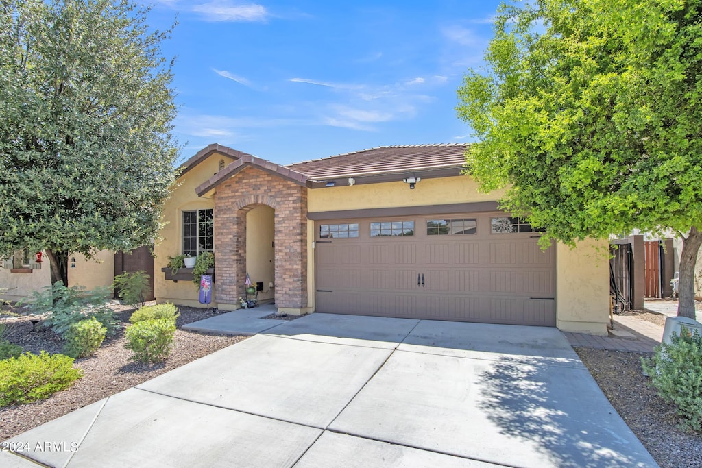 view of front facade with a garage