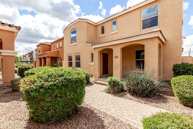 view of front facade with stucco siding