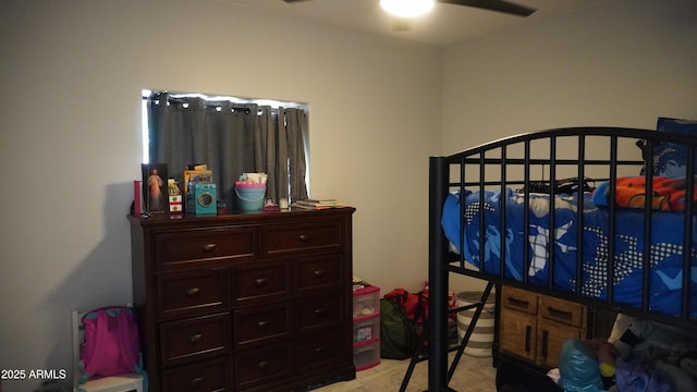 bedroom with ceiling fan