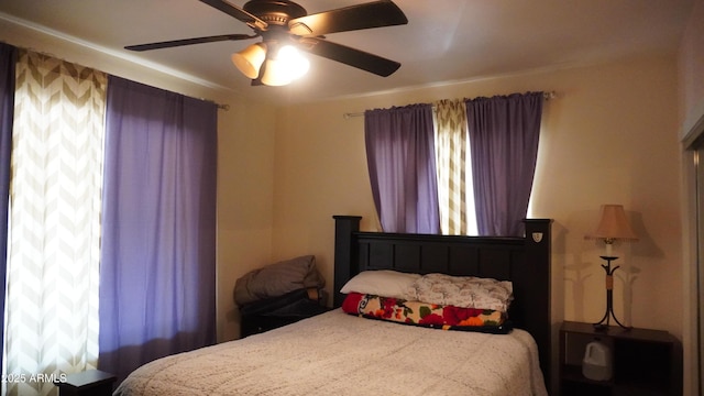 bedroom featuring a ceiling fan