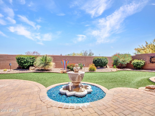 view of yard with a patio