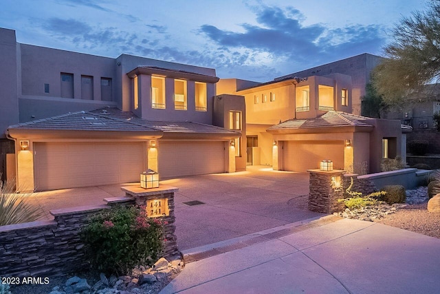 view of front facade featuring a garage