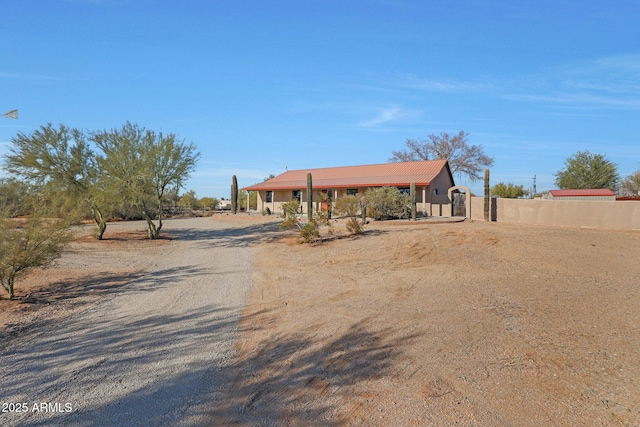 view of front of property