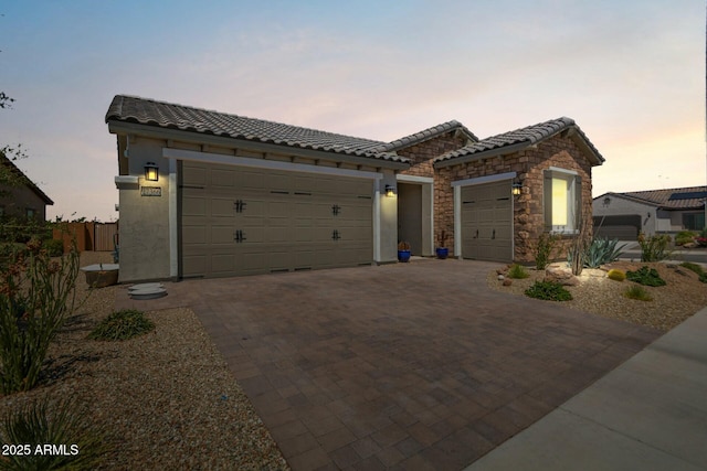 view of front facade featuring a garage