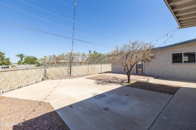 2346 E Sylvia St, Phoenix, AZ 85022 - view of patio featuring a fenced backyard
