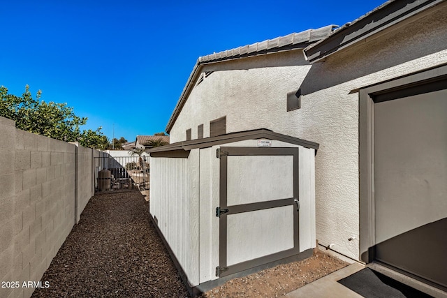 view of outbuilding