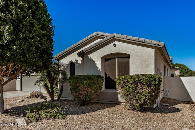 view of front of house featuring a garage