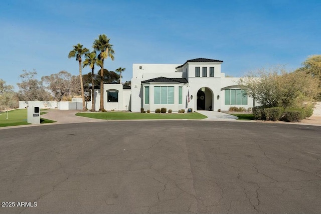 view of mediterranean / spanish-style house