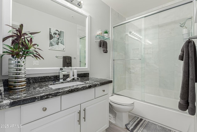 7575 E Indian Bend Rd Unit 1142, Scottsdale, AZ 85250 - full bath with toilet, vanity, and enclosed tub / shower combo