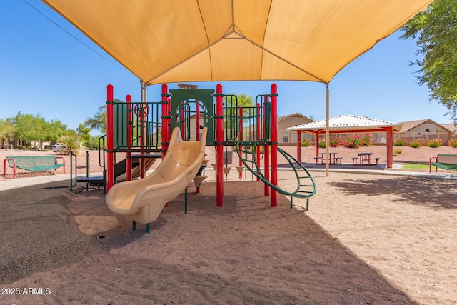 7725 S 47th Ln, Laveen, AZ 85339 - communal playground with a gazebo