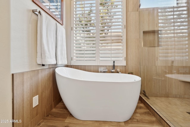 bathroom with a bathtub