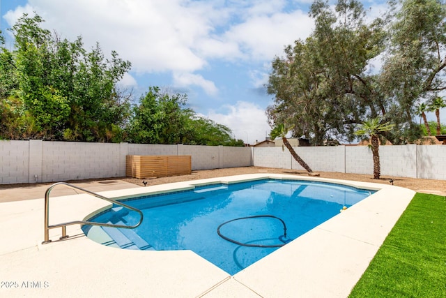 510 N Entrada St, Chandler, AZ 85226 - view of pool featuring a fenced backyard and a patio