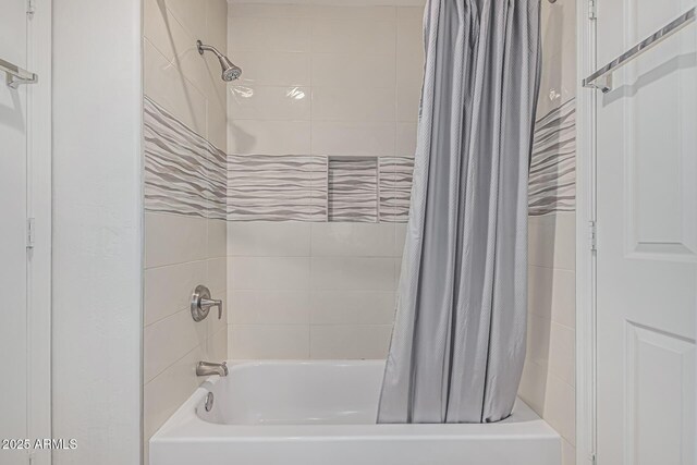 9035 W Villa Chula, Peoria, AZ 85383 - bathroom with shower / bath combination with curtain
