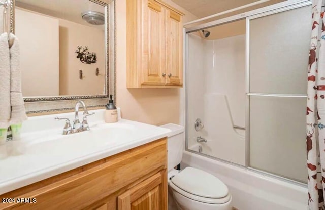 2868 Park Cir Unit 38, Pinetop, AZ 85935 - full bathroom with vanity, toilet, and shower / bathtub combination with curtain