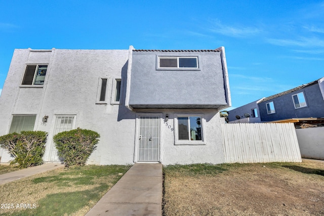 view of front of house with a front yard