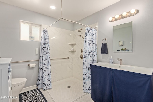 full bath featuring tile patterned floors, toilet, a shower with shower curtain, and vanity