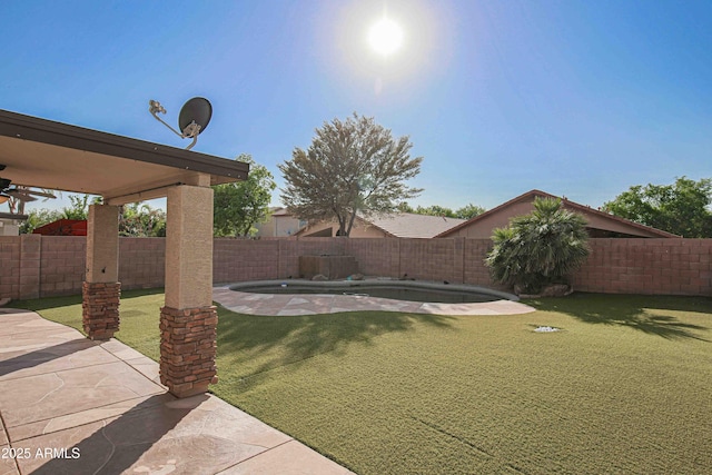 20722 N 38th St, Phoenix, AZ 85050 - fenced backyard with a patio and ceiling fan