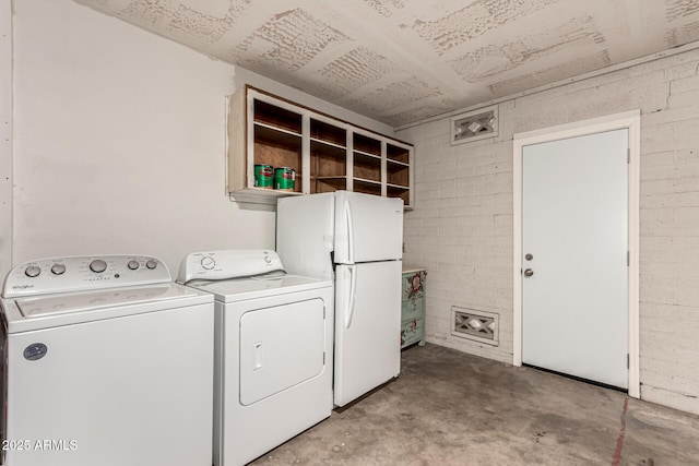 1203 E Bishop Dr, Tempe, AZ 85282 - laundry room with laundry area and washing machine and dryer