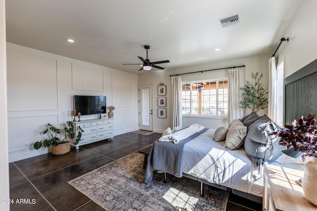 bedroom with ceiling fan