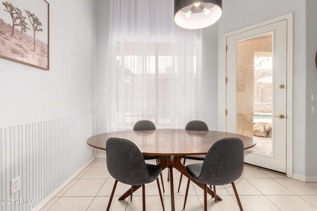 dining room featuring light tile patterned floors