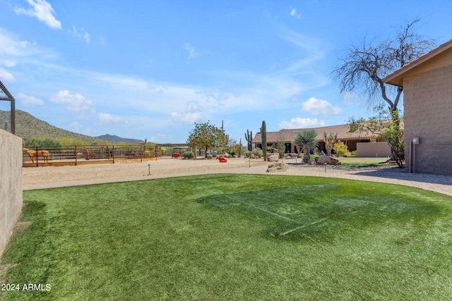 view of yard with a mountain view